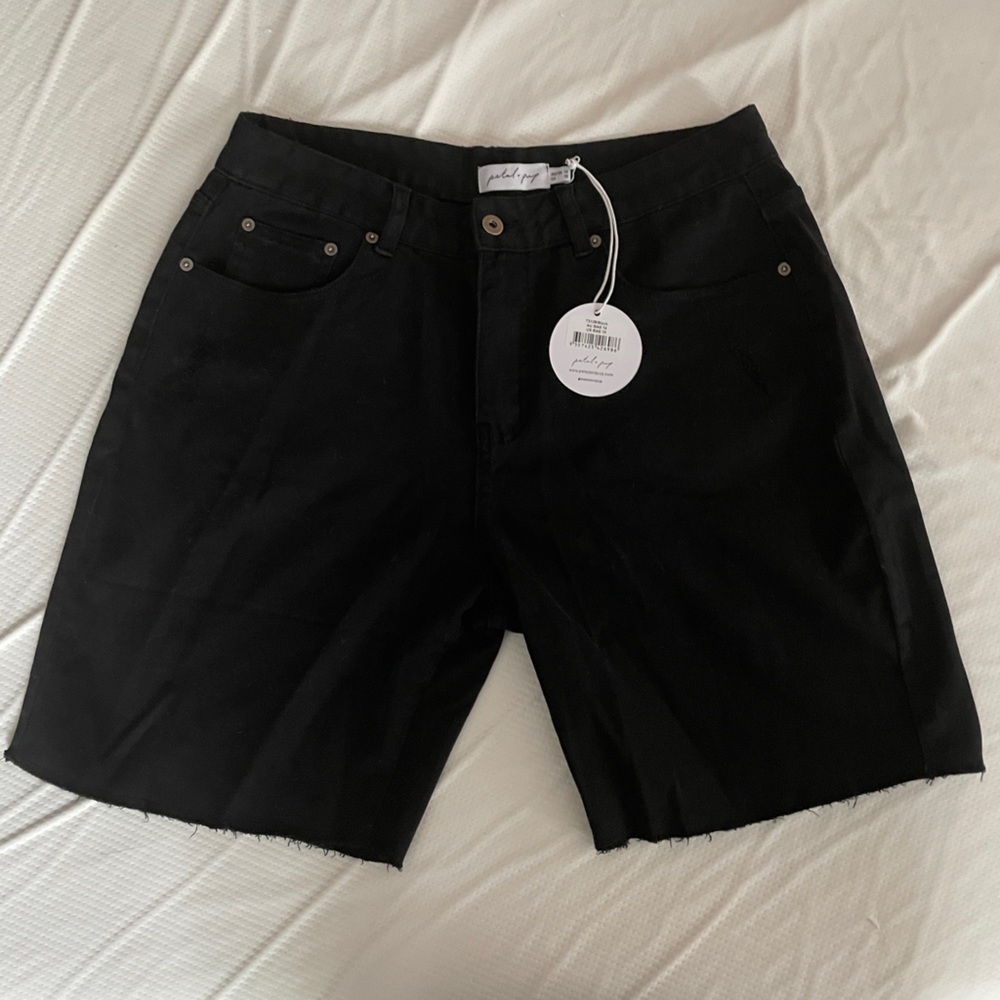 MOVING: MAKE OFFER! NWT baggy bermuda shorts